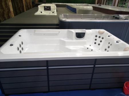 Плавательный спа-бассейн Bigeer BG-6653 Плавательный спа-бассейн Bigeer BG-6653